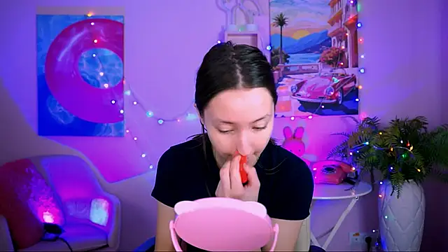 Snapshot of LuluPatterson chatting on December 2025 08:09:02 AM LuluPatterson online show from December 2025 08:09:02 AM