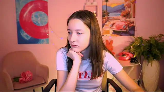 Snapshot of LuluPatterson chatting on December 2025 03:57:01 AM LuluPatterson online show from December 2025 03:57:01 AM