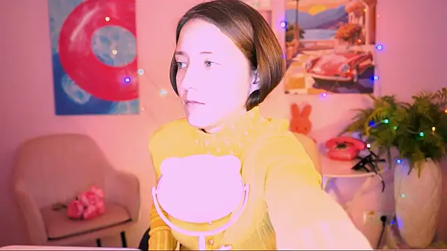 Snapshot of LuluPatterson chatting on December 2025 08:00:01 AM LuluPatterson online show from December 2025 08:00:01 AM