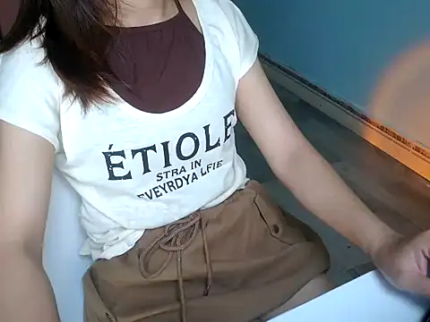 Chichi 86 online show from August 2026 05:06:02 AM