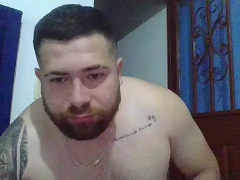 hammerwhite01 online show from December 2025 01:26:01 PM