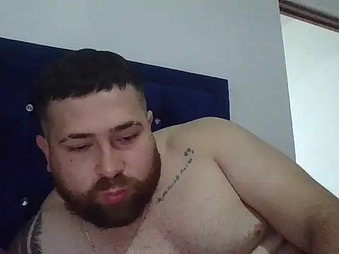 hammerwhite01 online show from December 2025 01:27:02 PM