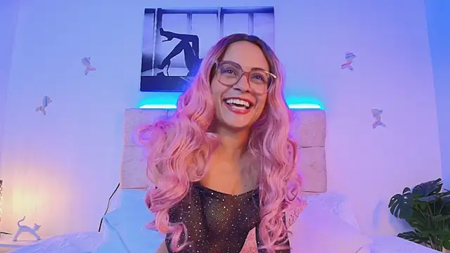 Snapshot of Parislennon chatting on April 2026 08:53:02 PM Parislennon online show from April 2026 08:53:02 PM