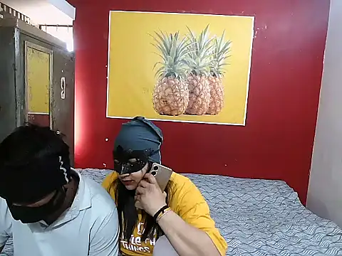 Snapshot of Lovelycouple25 chatting on February 2026 06:18:02 AM Lovelycouple25 online show from February 2026 06:18:02 AM