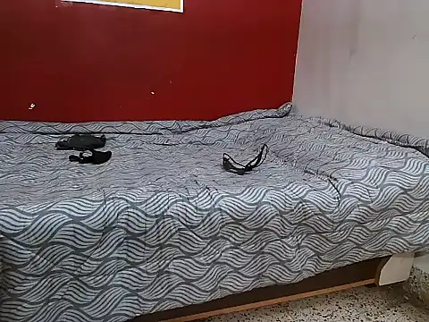 Snapshot of Lovelycouple25 chatting on February 2026 06:09:01 AM Lovelycouple25 online show from February 2026 06:09:01 AM