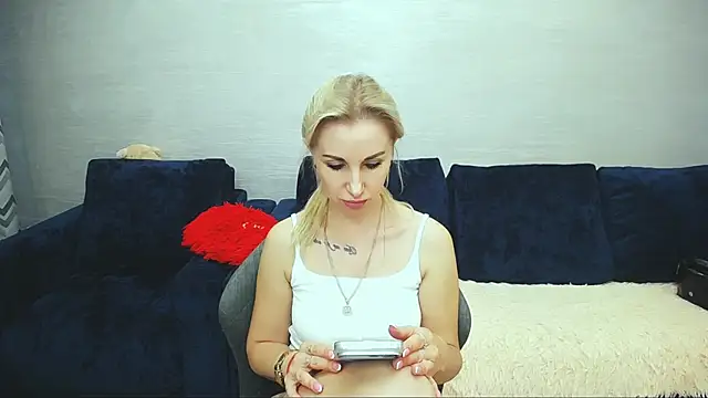 Snapshot of Hanna--Sweet chatting on July 2026 10:06:02 AM Hanna--Sweet online show from July 2026 10:06:02 AM