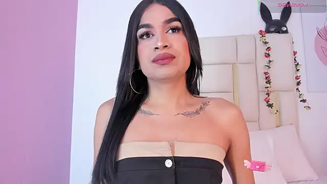 Snapshot of Silvanna-Casstro chatting on January 2026 12:07:01 PM Silvanna-Casstro online show from January 2026 12:07:01 PM