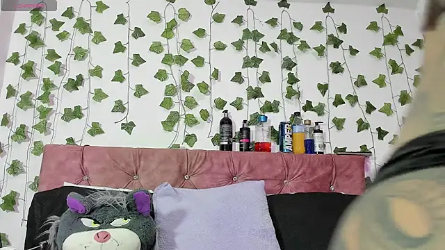 Ayla-marttinez online show from July 2026 01:33:01 AM