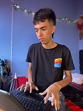 Juan Gomezz26 online show from April 2026 09:27:01 PM