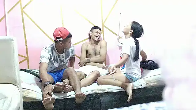 twobigscock23 online show from April 2026 01:18:01 AM