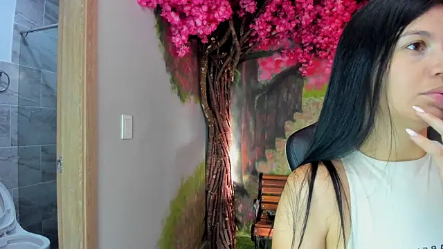 Snapshot of marahanson_ chatting on December 2025 12:00:01 PM marahanson online show from December 2025 12:00:01 PM