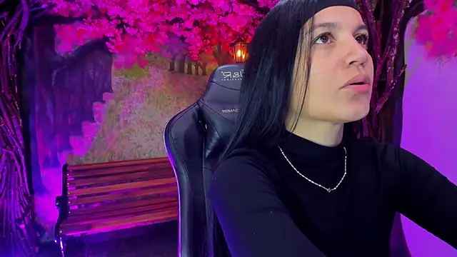 Snapshot of marahanson_ chatting on December 2025 12:24:02 PM marahanson online show from December 2025 12:24:02 PM