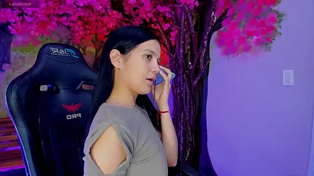 Snapshot of marahanson_ chatting on January 2026 05:27:02 PM marahanson online show from January 2026 05:27:02 PM