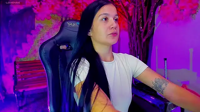 Snapshot of marahanson_ chatting on January 2026 02:22:01 PM marahanson online show from January 2026 02:22:01 PM