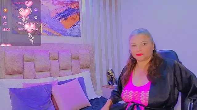 Snapshot of persefone_sky chatting on February 2026 03:47:01 AM persefone sky online show from February 2026 03:47:01 AM