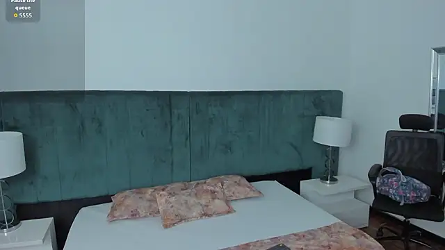 Scarlett  Noir online show from March 2026 10:32:01 PM