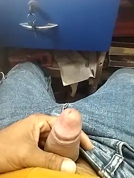 Snapshot of mohit08desi chatting on December 2025 06:42:02 AM mohit08desi online show from December 2025 06:42:02 AM