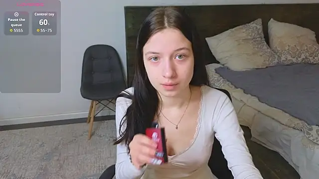 Snapshot of AlicePowells chatting on February 2026 11:39:02 AM AlicePowells online show from February 2026 11:39:02 AM