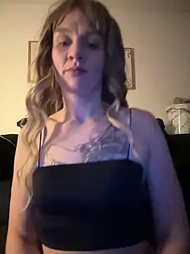 Snapshot of bluntbeautyxo chatting on April 2026 03:59:01 AM bluntbeautyxo online show from April 2026 03:59:01 AM