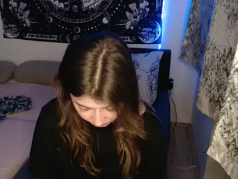 Snapshot of AlienforTwenty chatting on January 2026 11:32:02 PM AlienforTwenty online show from January 2026 11:32:02 PM