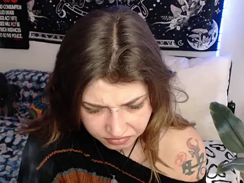 Snapshot of AlienforTwenty chatting on February 2026 10:55:01 AM AlienforTwenty online show from February 2026 10:55:01 AM