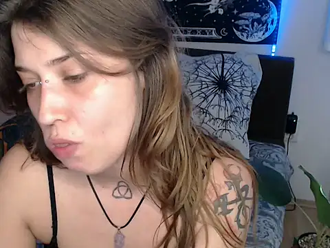 Snapshot of AlienforTwenty chatting on February 2026 12:12:01 PM AlienforTwenty online show from February 2026 12:12:01 PM