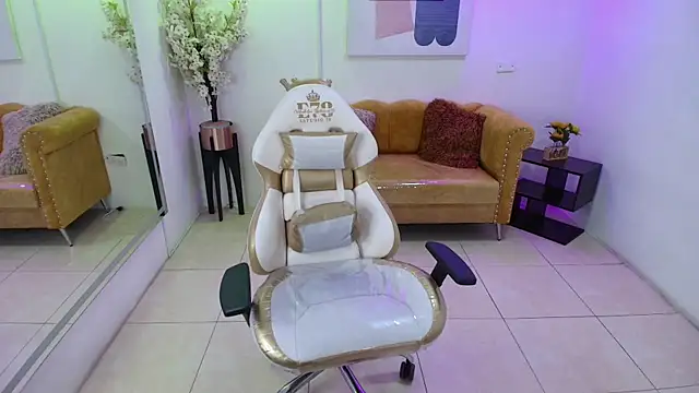 Carolina cherry online show from April 2026 12:43:01 PM