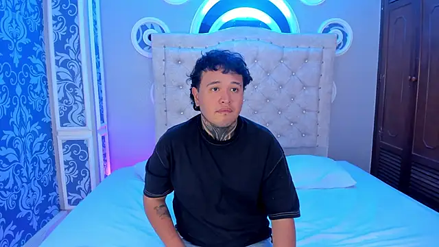 Snapshot of Beele_and_Evie chatting on February 2026 07:58:01 PM Beele and Evie online show from February 2026 07:58:01 PM