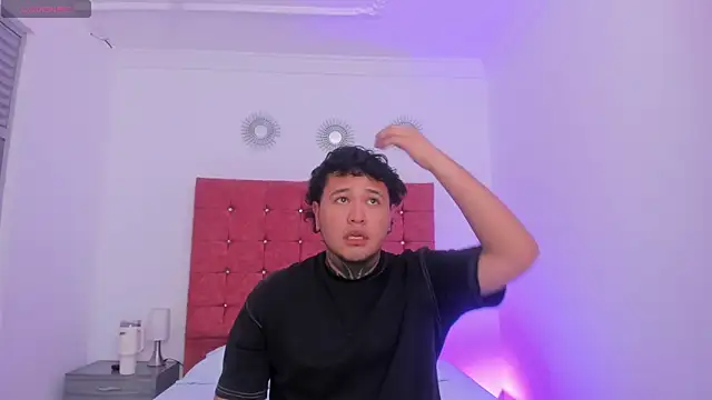 Snapshot of Beele_and_Evie chatting on March 2026 11:39:02 AM Beele and Evie online show from March 2026 11:39:02 AM