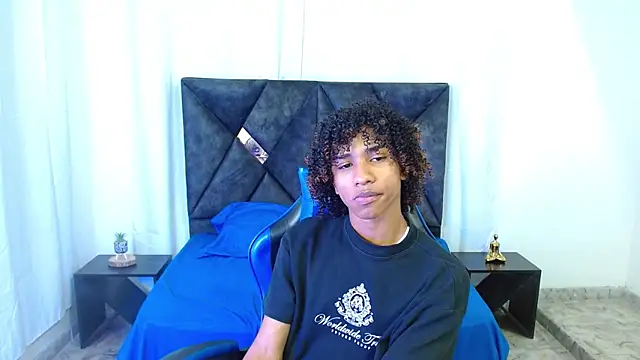 angelll18  online show from June 2026 08:54:01 PM