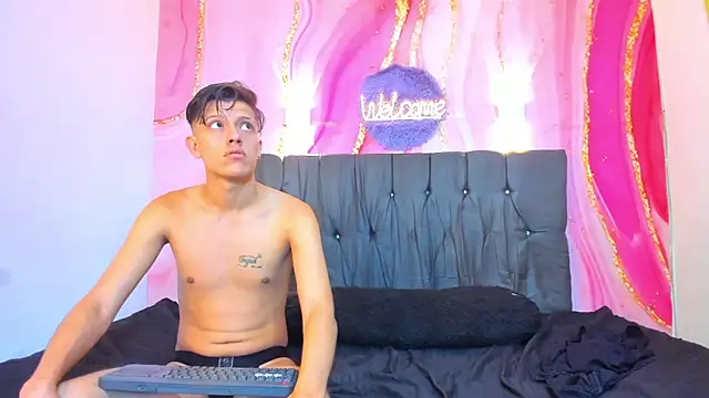 Hotsweet Guys online show from December 2025 04:51:02 AM