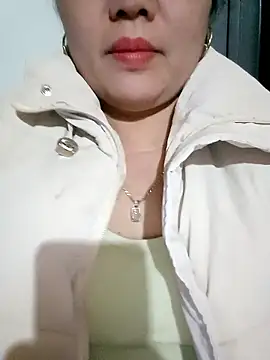 Snapshot of Dianna68 chatting on January 2026 11:02:02 AM Dianna68 online show from January 2026 11:02:02 AM