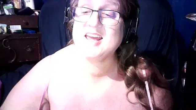 Snapshot of jade-belle chatting on July 2026 06:27:02 AM jade-belle online show from July 2026 06:27:02 AM