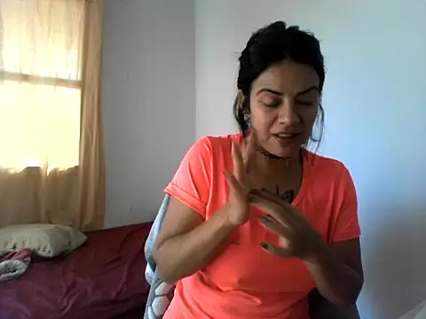 Snapshot of luluclark69 chatting on April 2026 03:02:01 PM luluclark69 online show from April 2026 03:02:01 PM