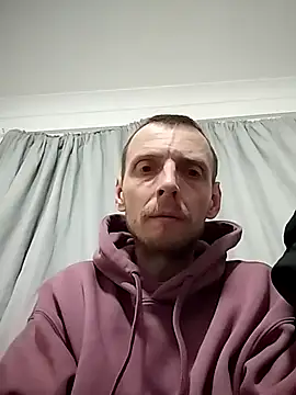 CrookedBunk3527 online show from December 2025 07:43:01 PM