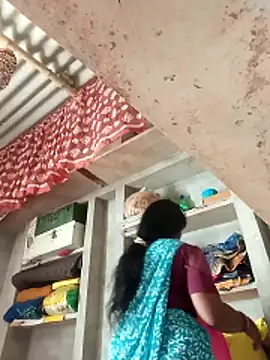 Shreya pandit online show from April 2026 06:47:02 AM