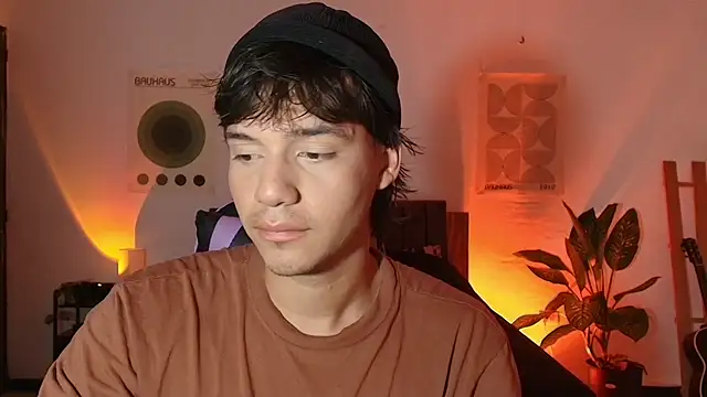 CrisotpherMoretti online show from December 2025 05:42:02 PM