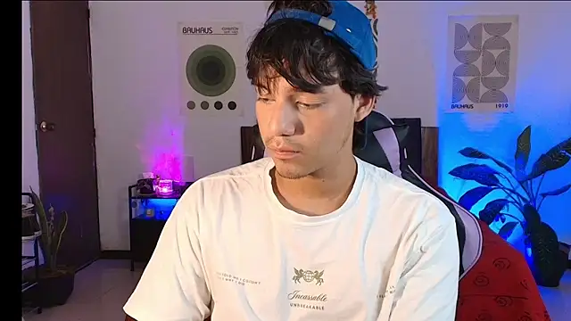 CrisotpherMoretti online show from January 2026 05:37:01 PM