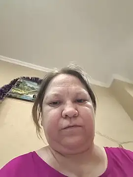 Snapshot of -Queen- chatting on February 2026 05:40:02 PM -Queen- online show from February 2026 05:40:02 PM