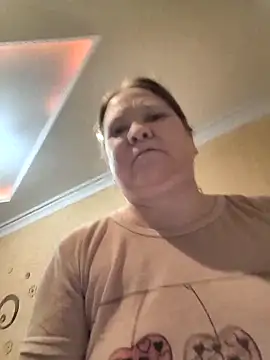 Snapshot of -Queen- chatting on March 2026 05:19:02 PM -Queen- online show from March 2026 05:19:02 PM