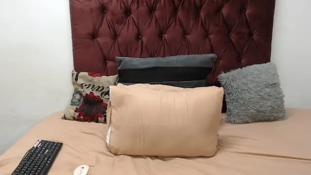 THICKBARBIE32 online show from January 2026 06:24:02 PM