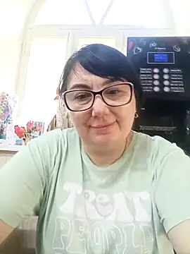 Snapshot of MariSwan222 chatting on June 2026 07:25:02 AM MariSwan222 online show from June 2026 07:25:02 AM