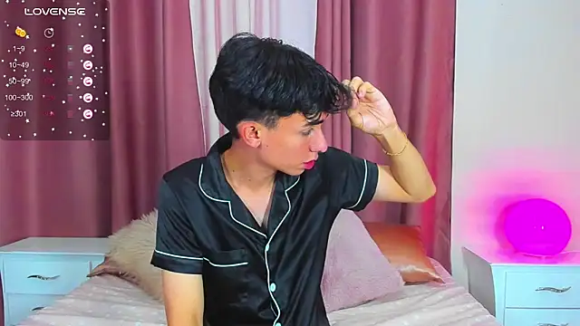 Snapshot of starboyy_77 chatting on January 2026 12:40:01 PM starboyy 77 online show from January 2026 12:40:01 PM