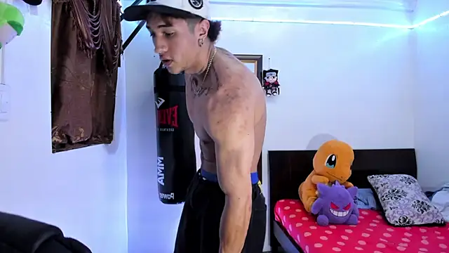 Snapshot of Bull__fit chatting on May 2026 04:54:01 AM Bull fit online show from May 2026 04:54:01 AM