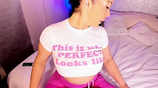 AntonellaFerrerr 1 online show from April 2026 04:48:01 AM