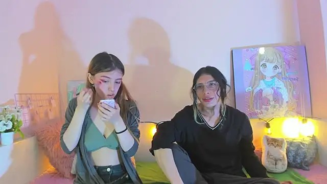 Snapshot of Briar_y_Blair chatting on December 2025 02:25:01 PM Briar y Blair online show from December 2025 02:25:01 PM