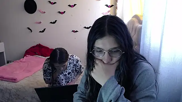 Snapshot of Briar_y_Blair chatting on January 2026 05:40:01 PM Briar y Blair online show from January 2026 05:40:01 PM