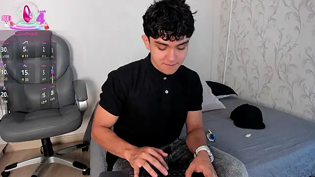 Snapshot of _TaylorBlack chatting on February 2026 11:42:01 AM TaylorBlack online show from February 2026 11:42:01 AM