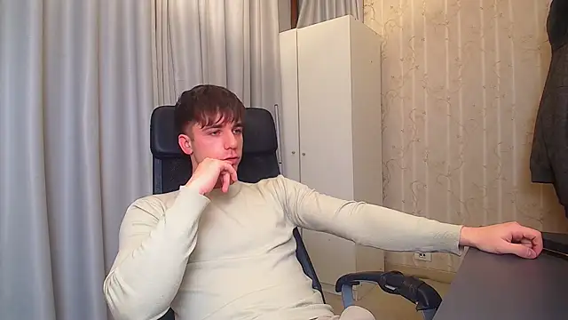 Snapshot of KellenWest chatting on January 2026 05:11:02 AM KellenWest online show from January 2026 05:11:02 AM