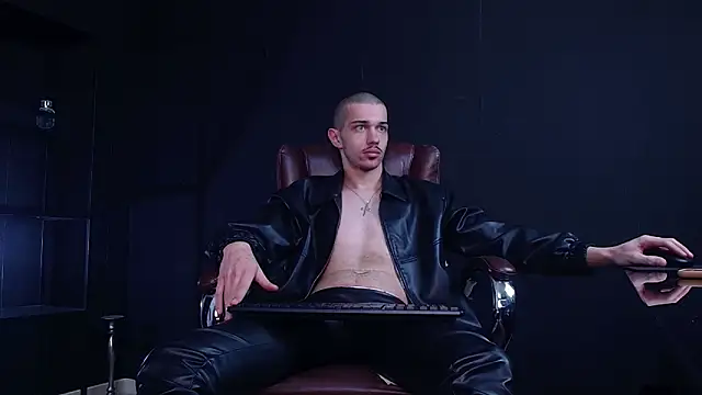 Snapshot of KaydenDrew chatting on December 2025 05:26:02 AM KaydenDrew online show from December 2025 05:26:02 AM